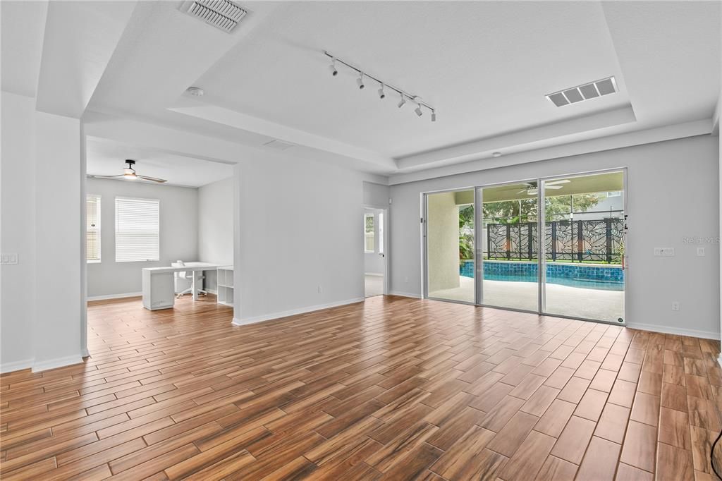 For Sale: $839,900 (4 beds, 3 baths, 2876 Square Feet)