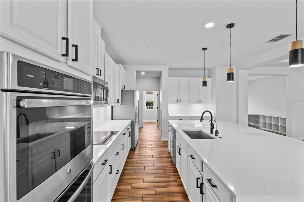 For Sale: $839,900 (4 beds, 3 baths, 2876 Square Feet)