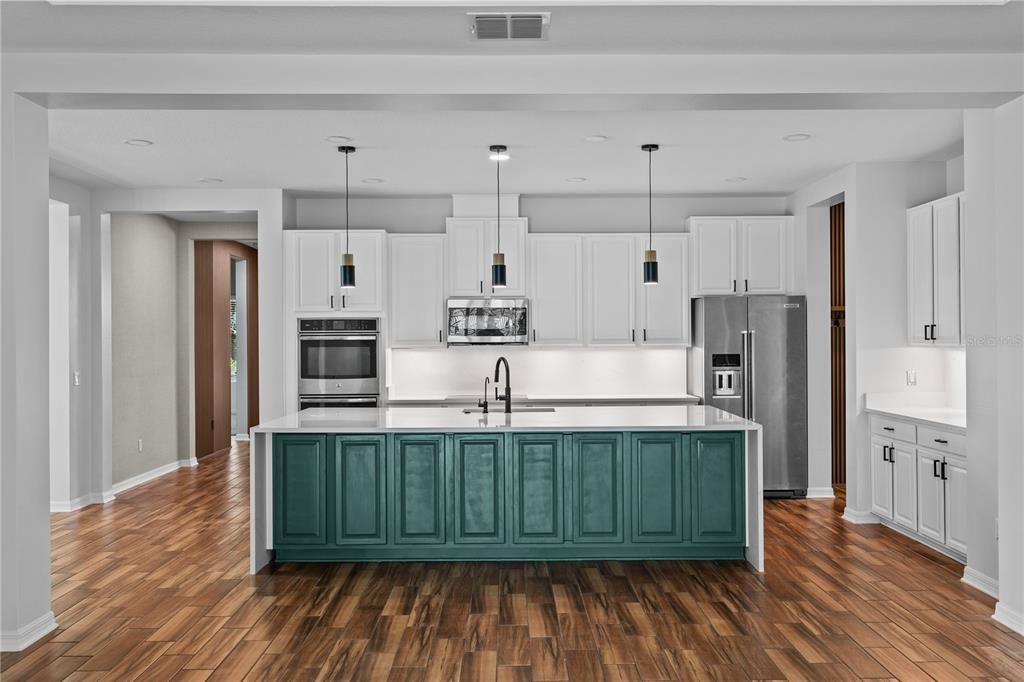 For Sale: $839,900 (4 beds, 3 baths, 2876 Square Feet)