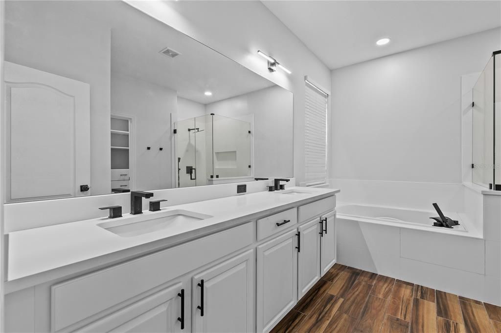For Sale: $839,900 (4 beds, 3 baths, 2876 Square Feet)