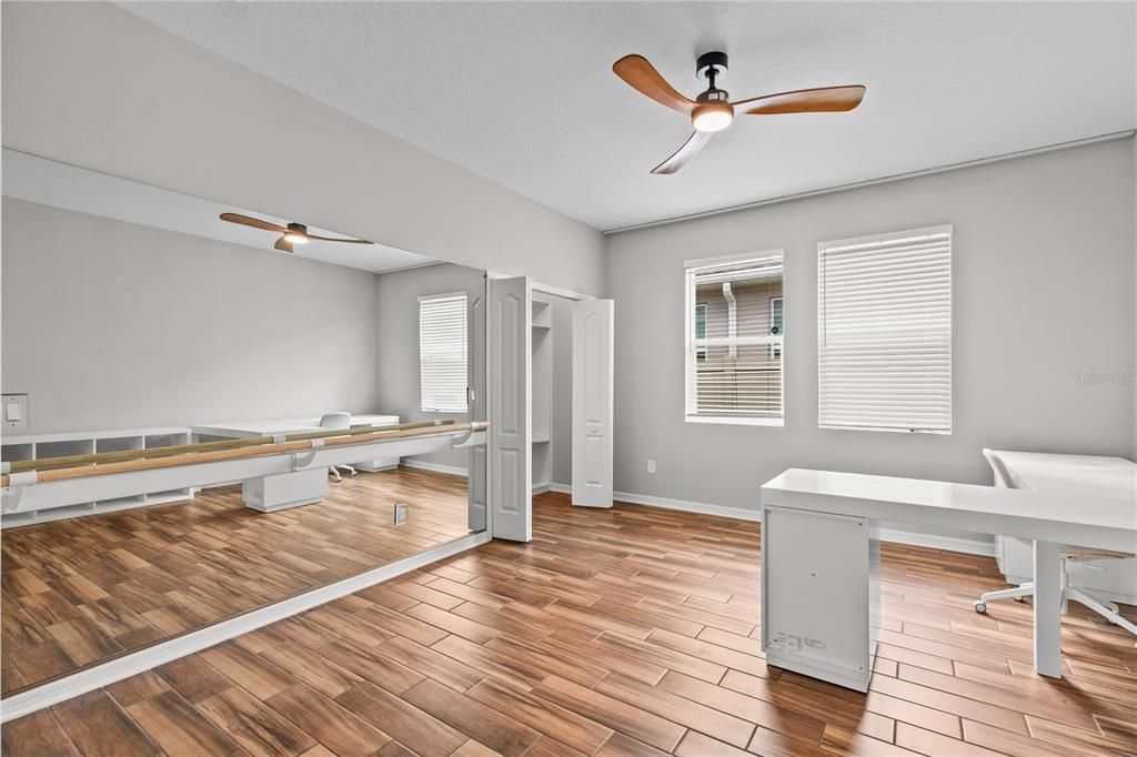 For Sale: $839,900 (4 beds, 3 baths, 2876 Square Feet)