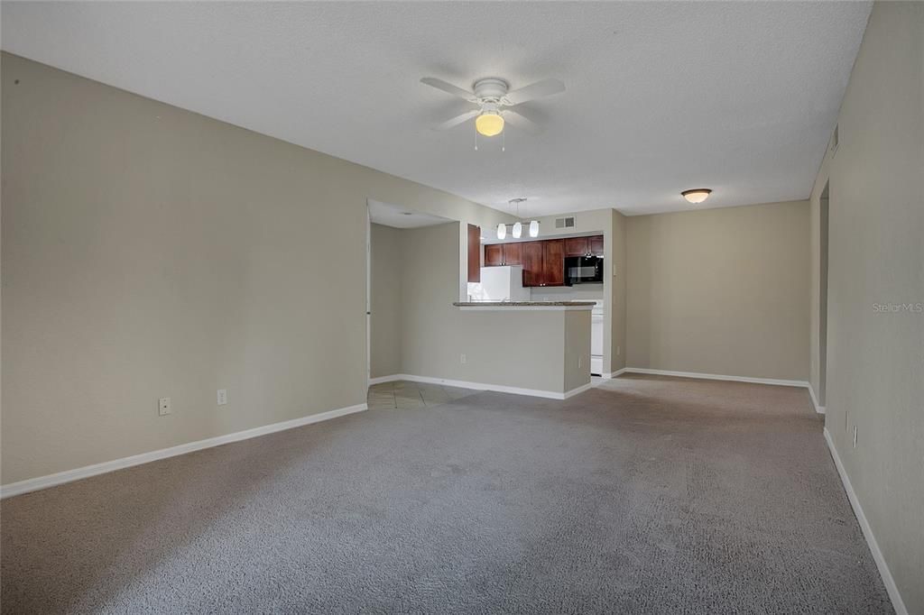 В аренду: $1,595 (2 спален, 2 ванн, 988 Квадратных фут)