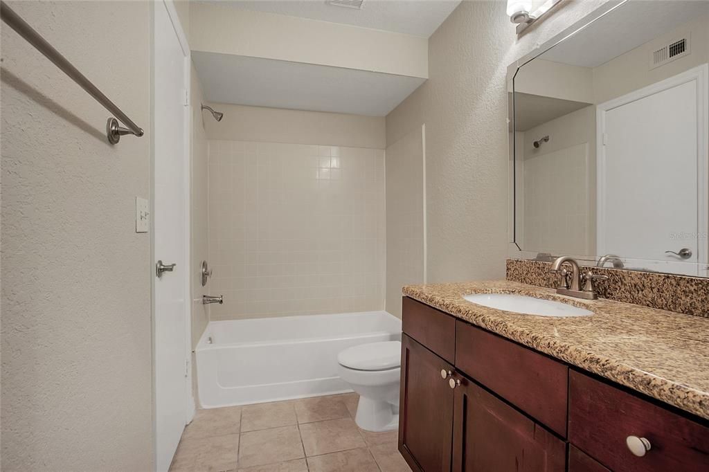 В аренду: $1,595 (2 спален, 2 ванн, 988 Квадратных фут)