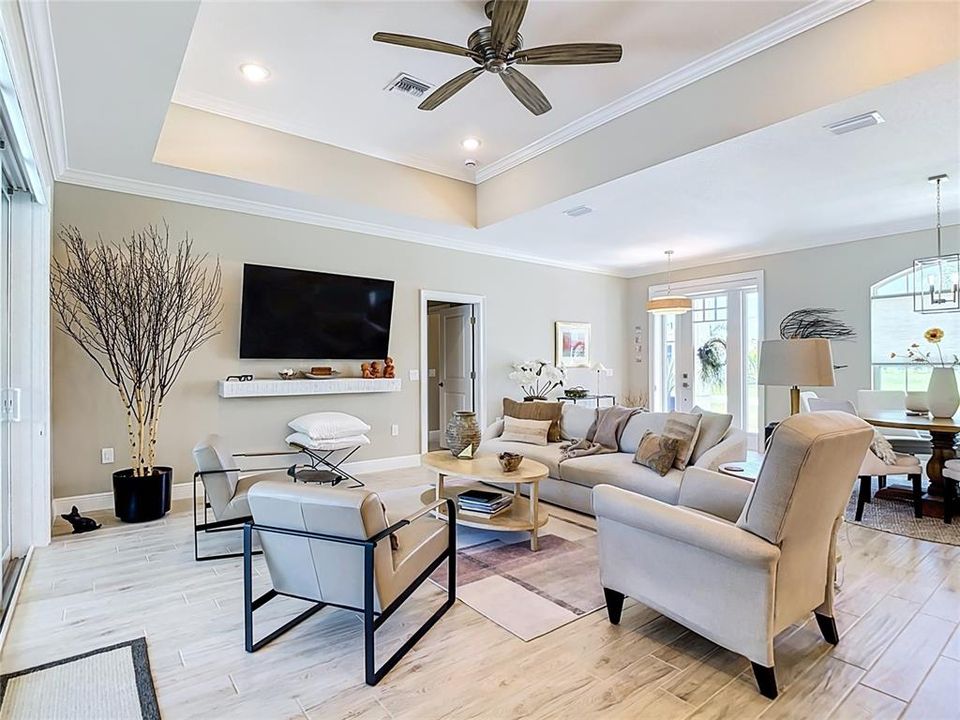 For Sale: $575,000 (3 beds, 2 baths, 1923 Square Feet)