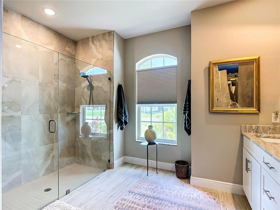 For Sale: $575,000 (3 beds, 2 baths, 1923 Square Feet)
