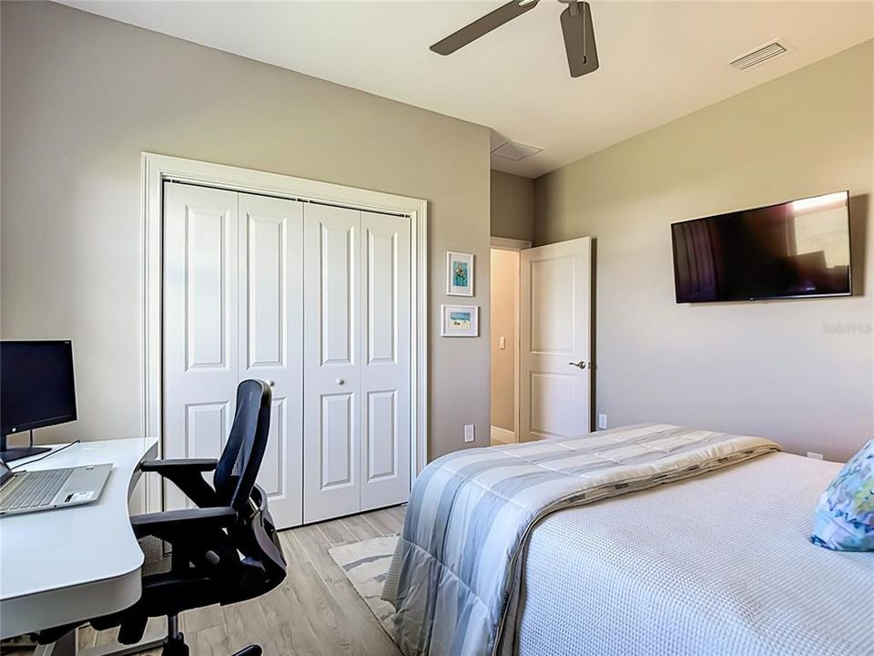 For Sale: $575,000 (3 beds, 2 baths, 1923 Square Feet)
