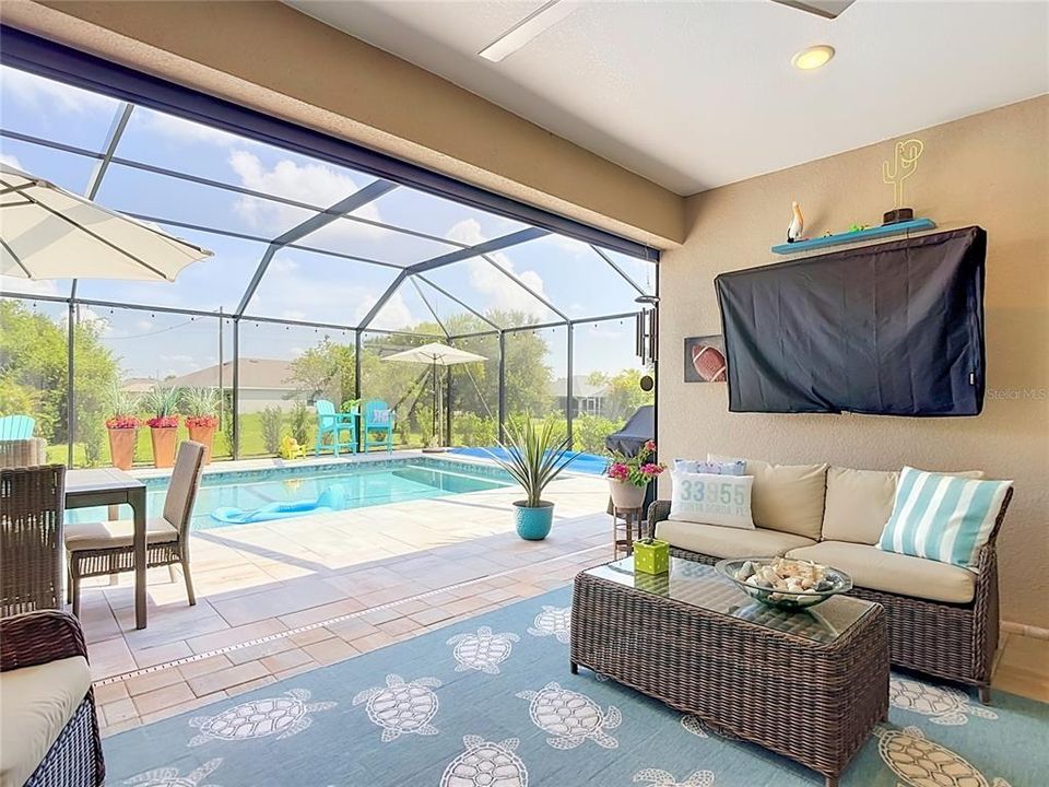 For Sale: $575,000 (3 beds, 2 baths, 1923 Square Feet)