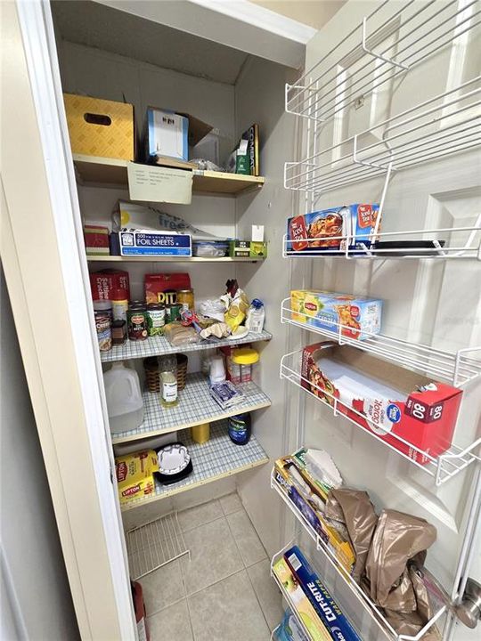 For Rent: $2,000 (2 beds, 2 baths, 864 Square Feet)