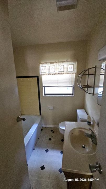 For Sale: $179,900 (4 beds, 2 baths, 1320 Square Feet)