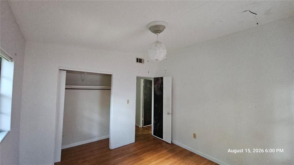 For Sale: $179,900 (4 beds, 2 baths, 1320 Square Feet)