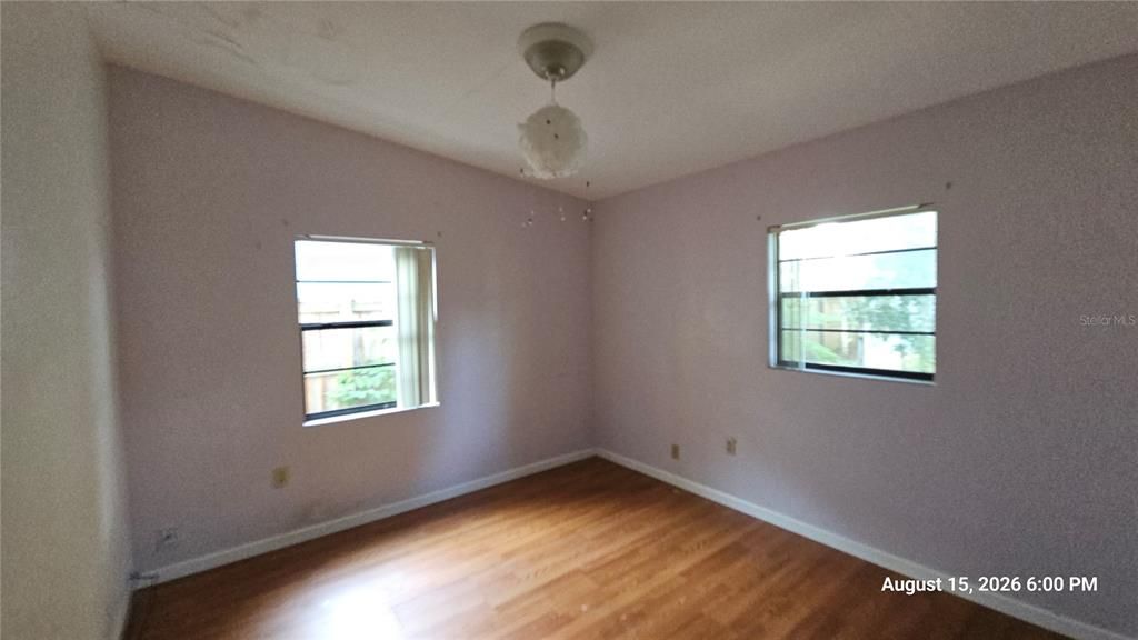 For Sale: $179,900 (4 beds, 2 baths, 1320 Square Feet)