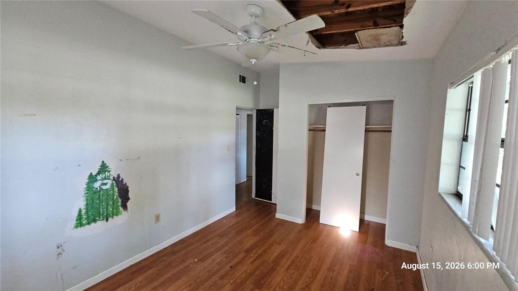 For Sale: $179,900 (4 beds, 2 baths, 1320 Square Feet)