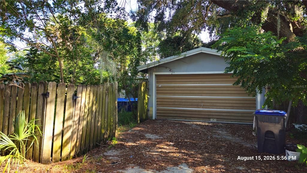 For Sale: $179,900 (4 beds, 2 baths, 1320 Square Feet)