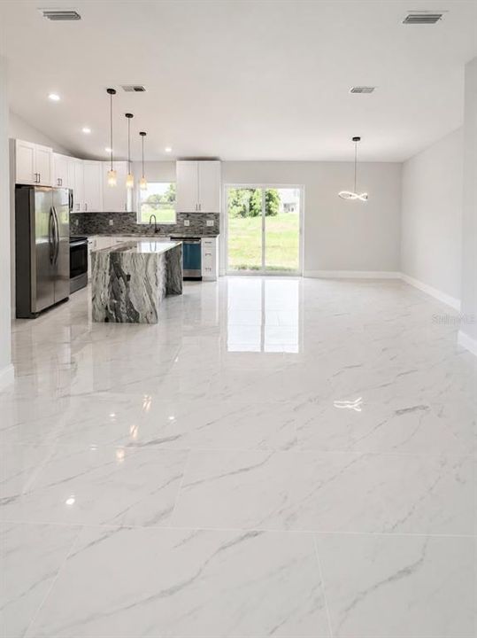 For Rent: $2,400 (4 beds, 3 baths, 1706 Square Feet)