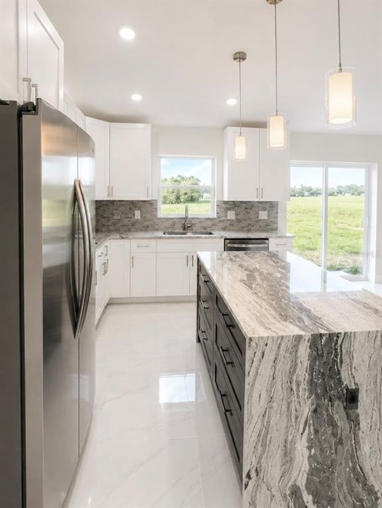 For Rent: $2,400 (4 beds, 3 baths, 1706 Square Feet)