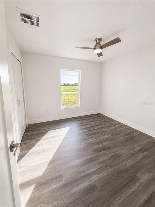For Rent: $2,400 (4 beds, 3 baths, 1706 Square Feet)