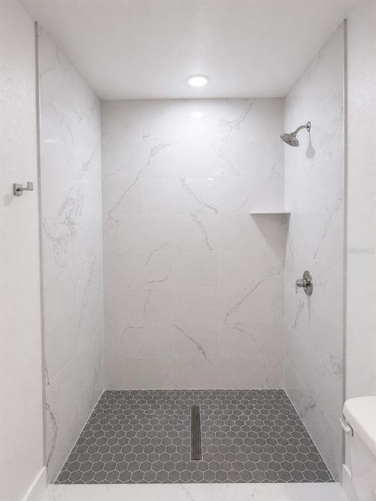 For Rent: $2,400 (4 beds, 3 baths, 1706 Square Feet)