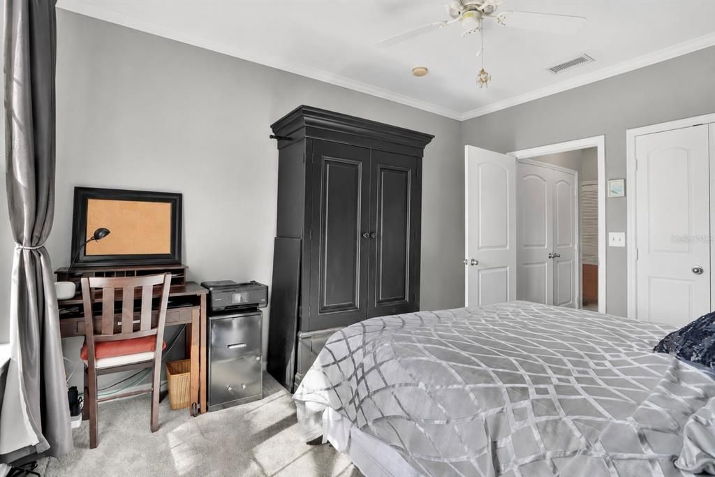 For Sale: $184,900 (1 beds, 1 baths, 800 Square Feet)