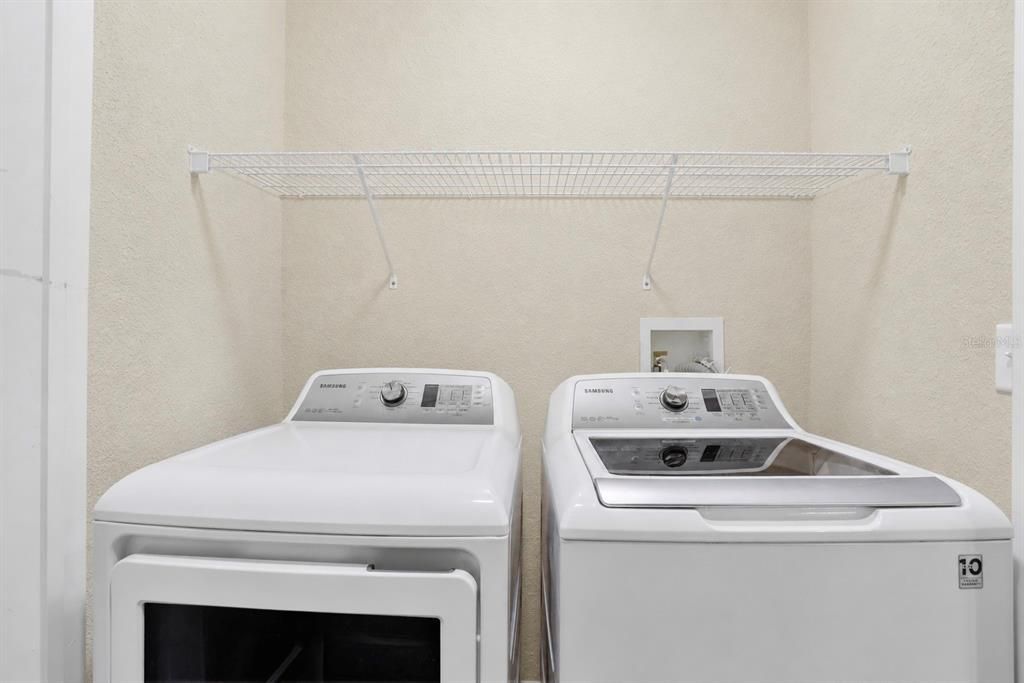 For Sale: $184,900 (1 beds, 1 baths, 800 Square Feet)