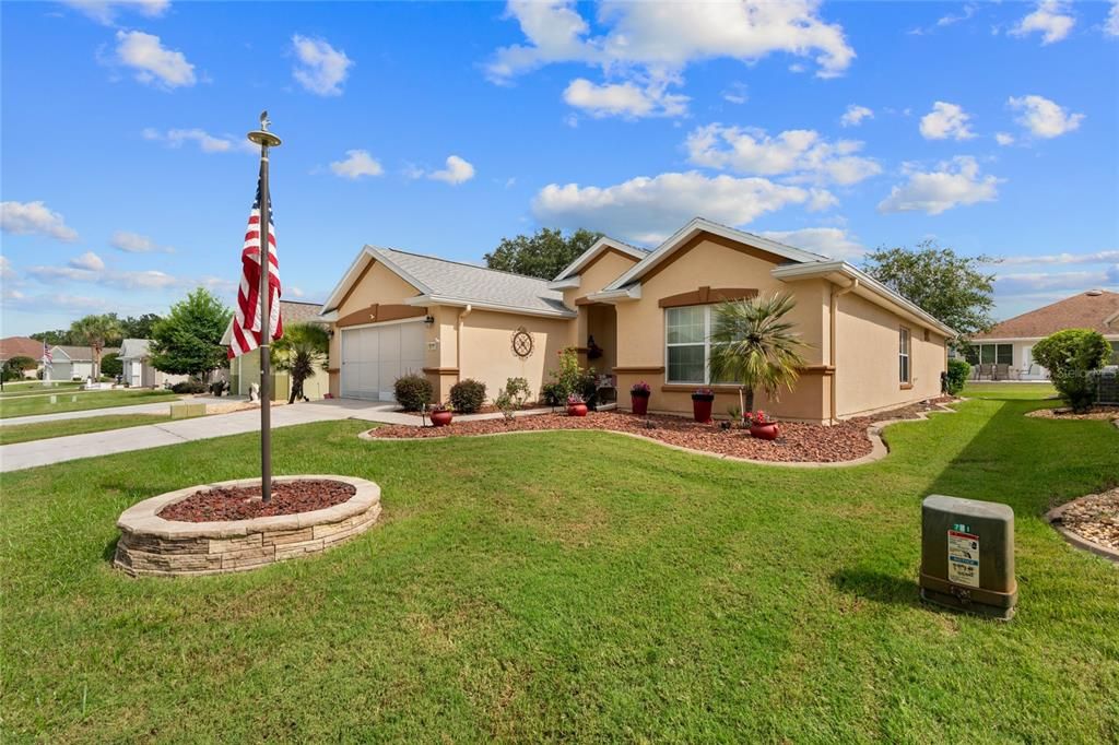 For Sale: $324,999 (3 beds, 2 baths, 1720 Square Feet)