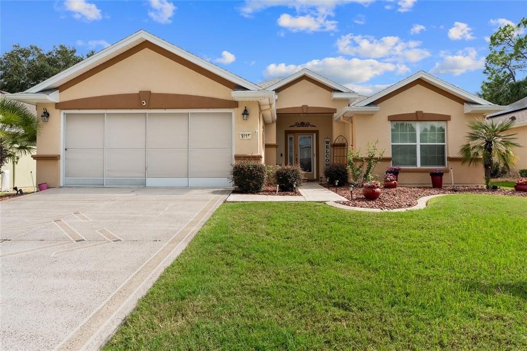 For Sale: $324,999 (3 beds, 2 baths, 1720 Square Feet)