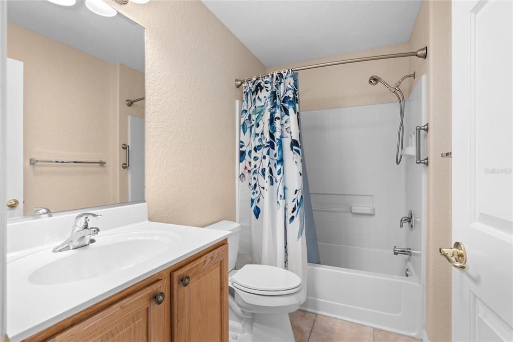 For Sale: $324,999 (3 beds, 2 baths, 1720 Square Feet)