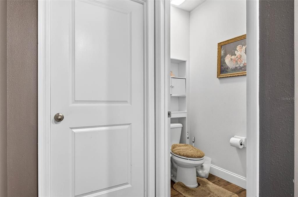 На продажу: $349,900 (4 спален, 2 ванн, 1846 Квадратных фут)