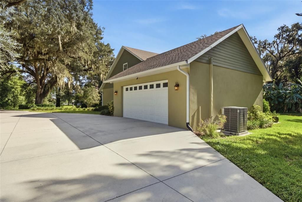 For Sale: $550,000 (3 beds, 2 baths, 1840 Square Feet)