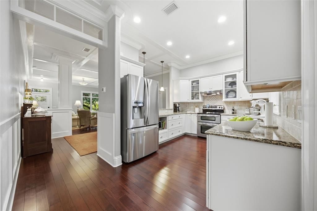 For Sale: $550,000 (3 beds, 2 baths, 1840 Square Feet)