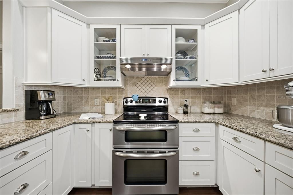 For Sale: $550,000 (3 beds, 2 baths, 1840 Square Feet)