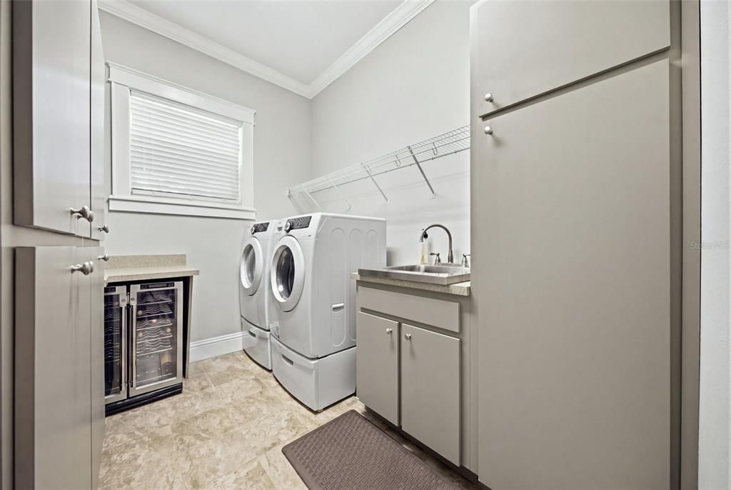 For Sale: $550,000 (3 beds, 2 baths, 1840 Square Feet)