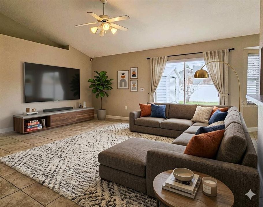 For Rent: $2,000 (4 beds, 2 baths, 1434 Square Feet)