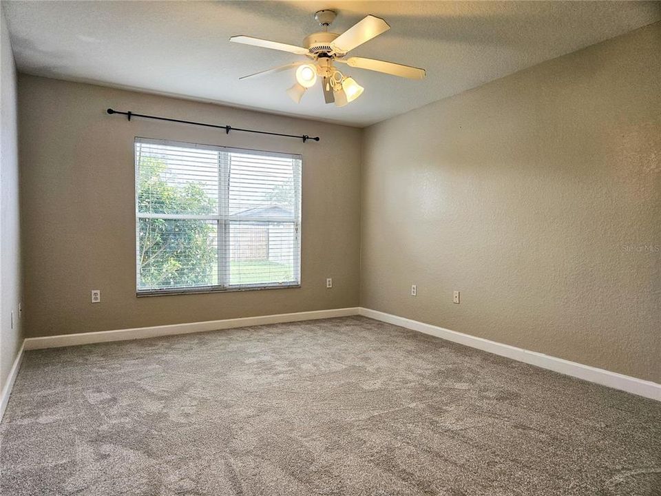 For Rent: $2,000 (4 beds, 2 baths, 1434 Square Feet)