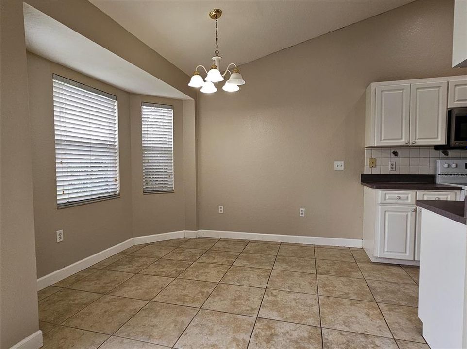 For Rent: $2,000 (4 beds, 2 baths, 1434 Square Feet)