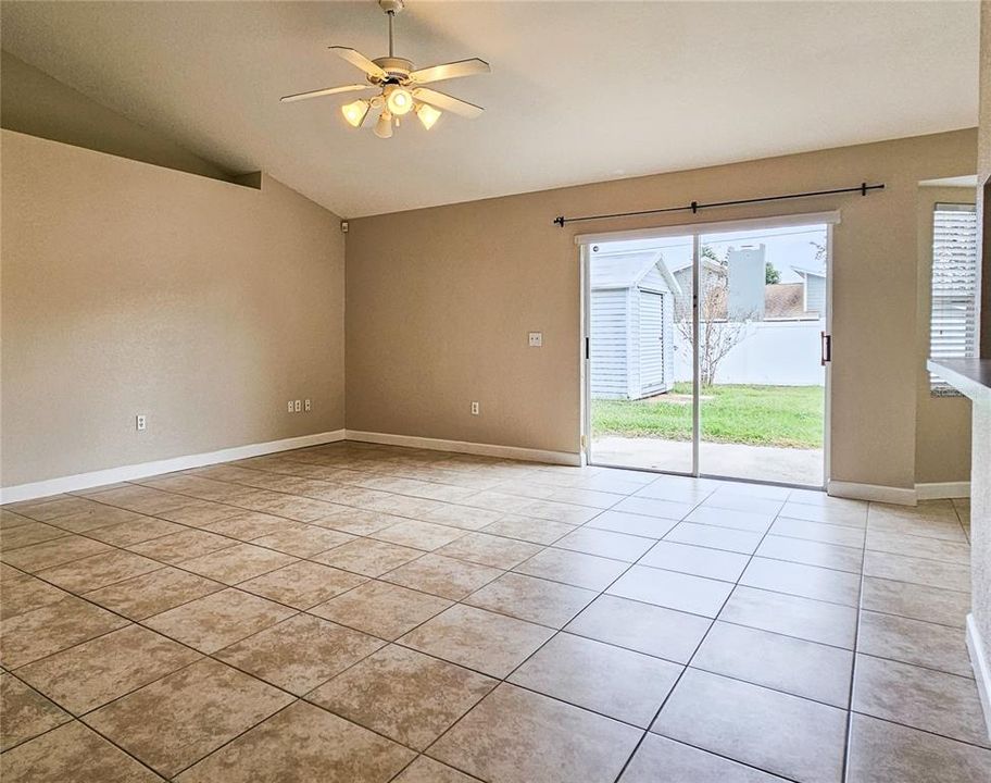 For Rent: $2,000 (4 beds, 2 baths, 1434 Square Feet)