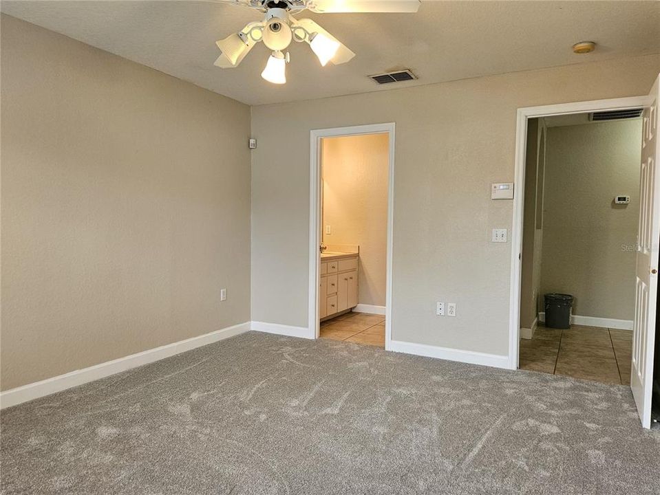 For Rent: $2,000 (4 beds, 2 baths, 1434 Square Feet)