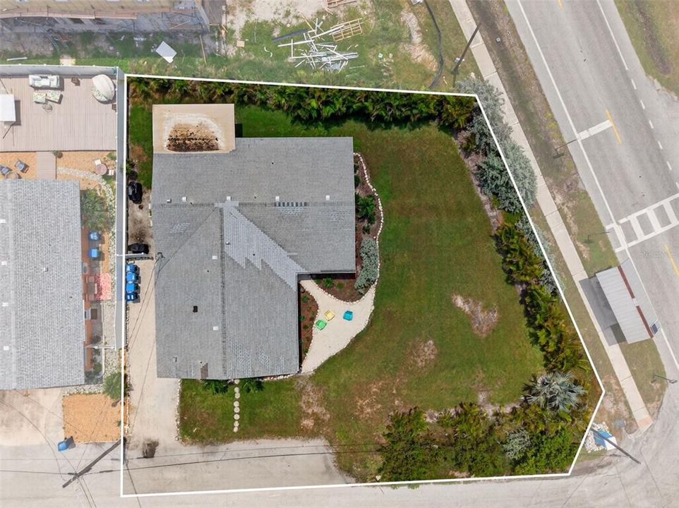 For Sale: $1,100,000 (4 beds, 2 baths, 2223 Square Feet)