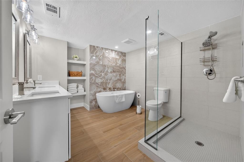 For Sale: $1,100,000 (4 beds, 2 baths, 2223 Square Feet)