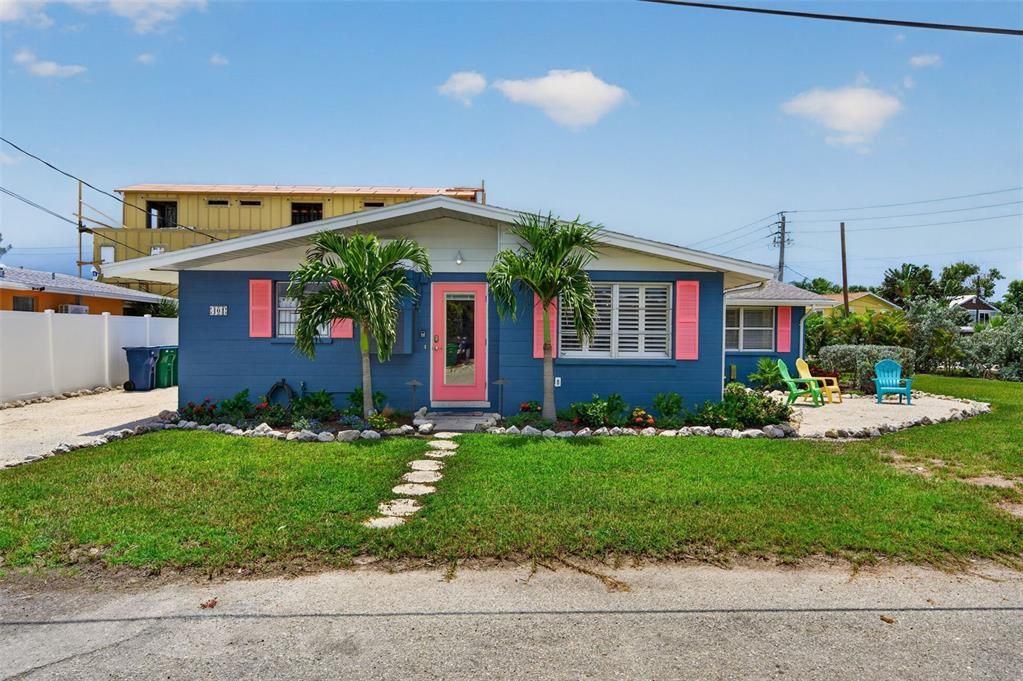 For Sale: $1,100,000 (4 beds, 2 baths, 2223 Square Feet)