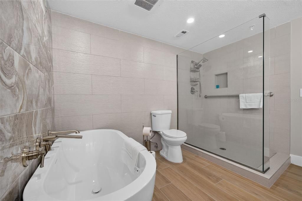 For Sale: $1,100,000 (4 beds, 2 baths, 2223 Square Feet)