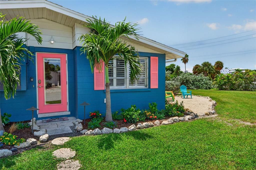 For Sale: $1,100,000 (4 beds, 2 baths, 2223 Square Feet)