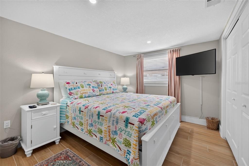 For Sale: $1,100,000 (4 beds, 2 baths, 2223 Square Feet)