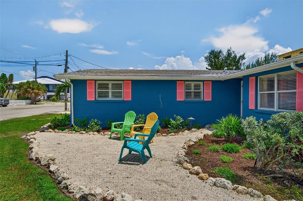 For Sale: $1,100,000 (4 beds, 2 baths, 2223 Square Feet)