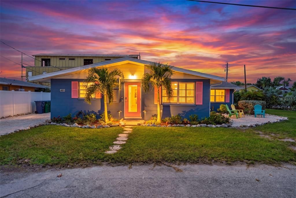 For Sale: $1,100,000 (4 beds, 2 baths, 2223 Square Feet)