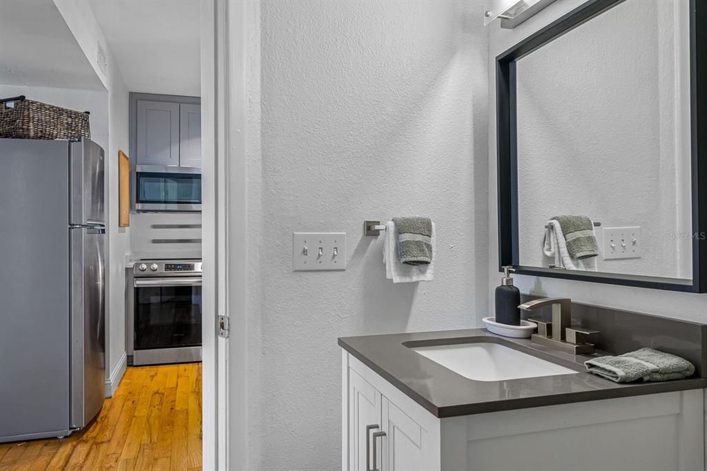 For Rent: $2,100 (2 beds, 1 baths, 792 Square Feet)