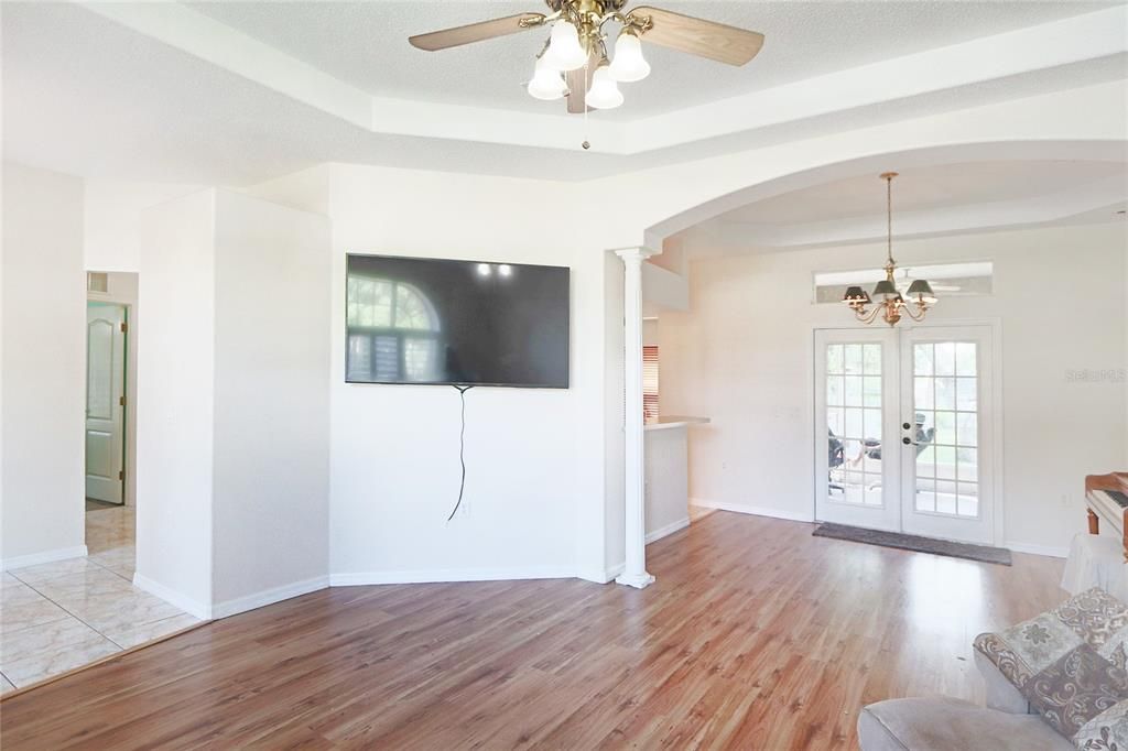 For Sale: $329,000 (3 beds, 2 baths, 1810 Square Feet)
