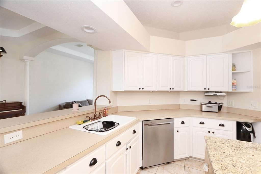 For Sale: $329,000 (3 beds, 2 baths, 1810 Square Feet)