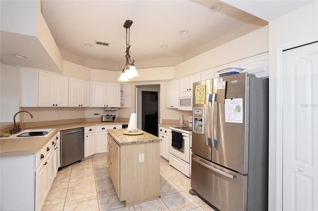 For Sale: $329,000 (3 beds, 2 baths, 1810 Square Feet)