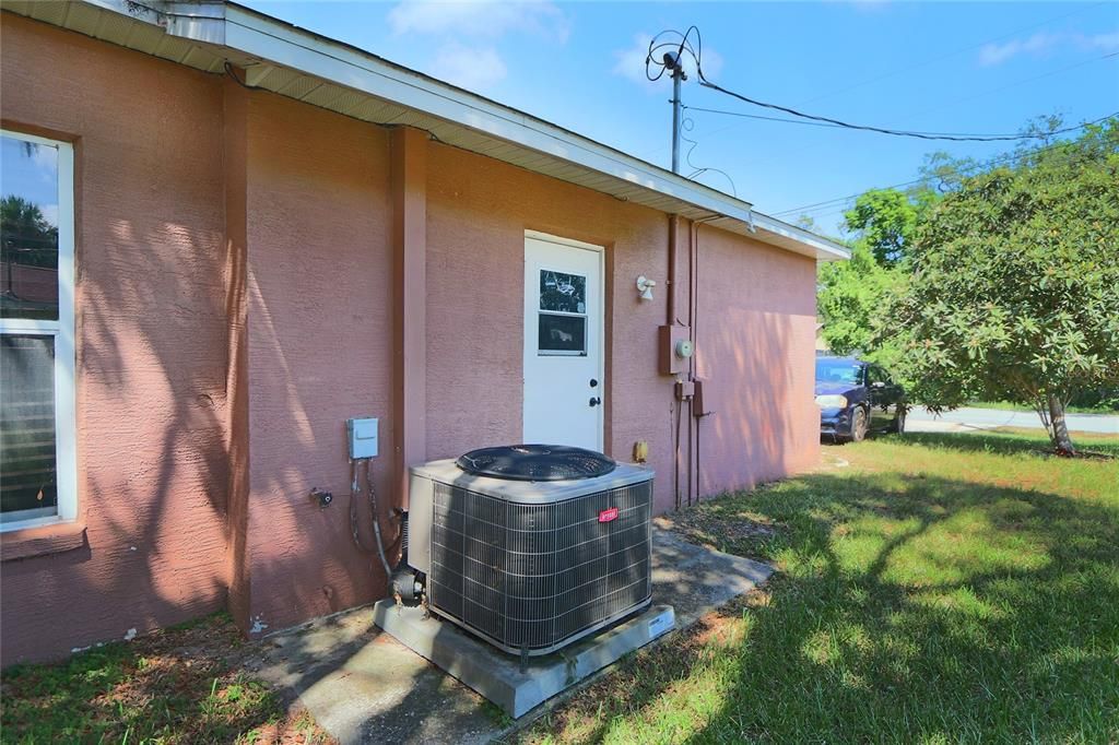 For Sale: $329,000 (3 beds, 2 baths, 1810 Square Feet)