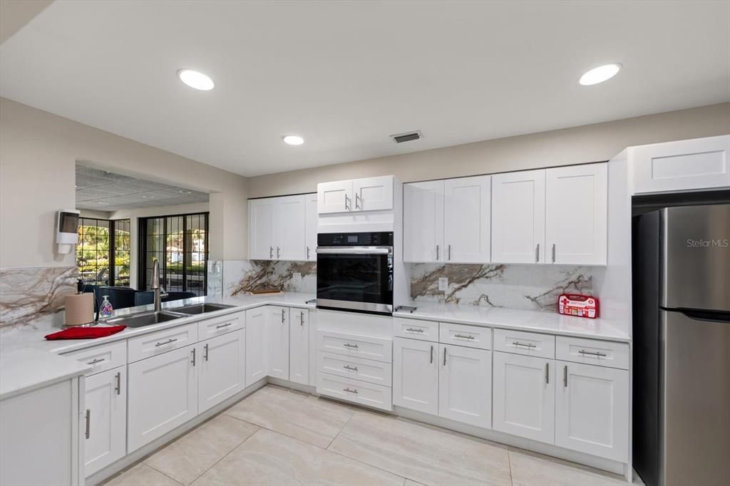 For Sale: $850,000 (2 beds, 3 baths, 2985 Square Feet)